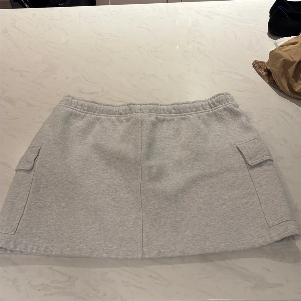 Aritzia Sweatfleece Cozy Fleece Casual Light Gray Cargo Pocket Skirt - Picture 3 of 4